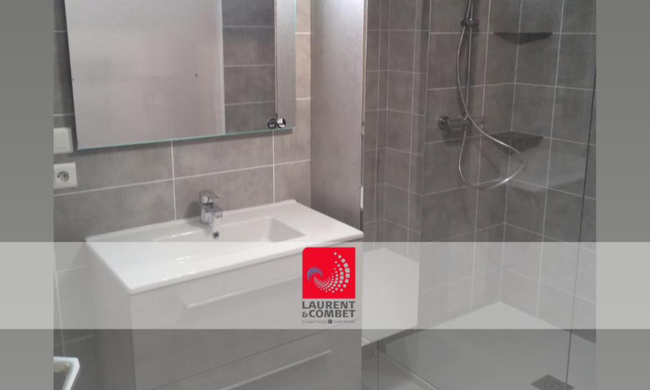 Rénovation complète d'une salle de bain et installation sanitaire par Laurent & Combet à Die et Crest.